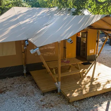 Glamping Tents - Camping Mon Perin Vacanceselect Bale